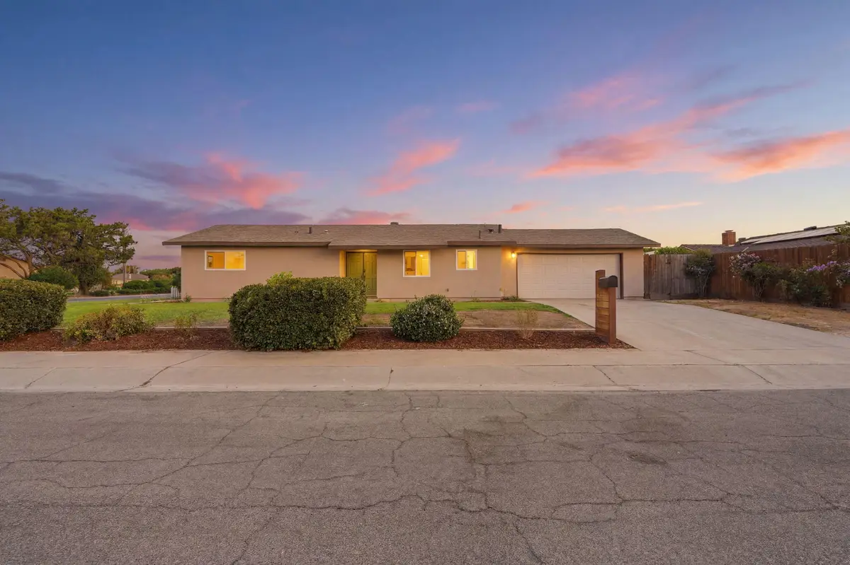 905 S Leila Street, Visalia, CA 93277 - #1