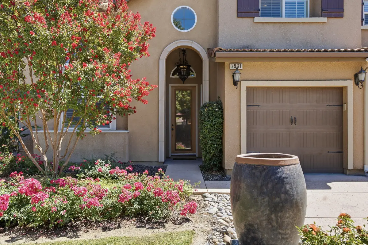 2931 W Cecil Avenue, Visalia, CA 93291 - #1
