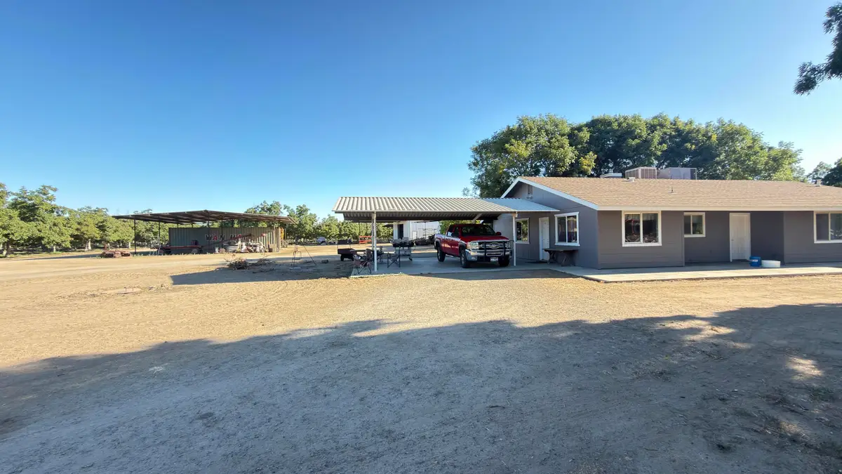 24246 Rd 168, Tulare, CA 93274 - #1