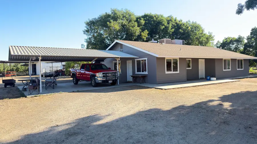 24246 Rd 168, Tulare, CA 93274 - #3