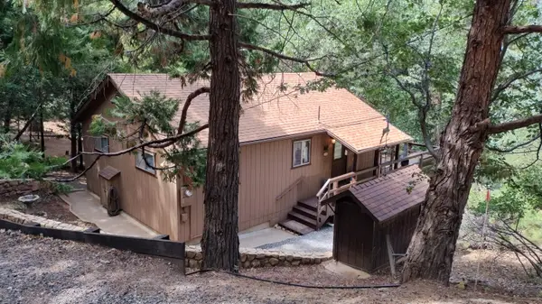 1271 Wy Court, Camp Nelson, CA 93265