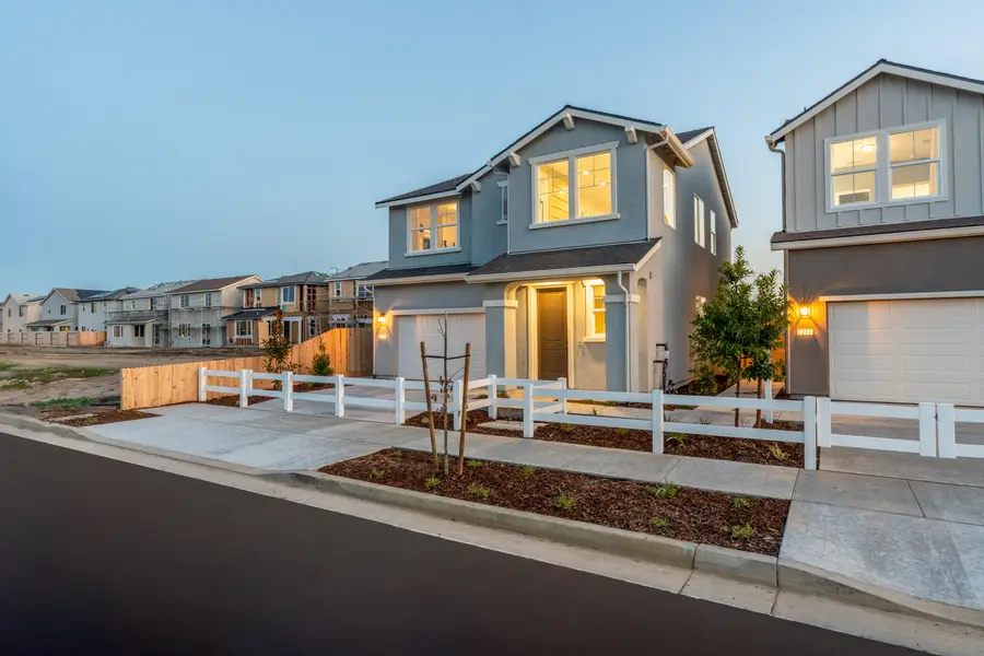 3020 N Hickory Avenue, Visalia, CA 93291 - #3