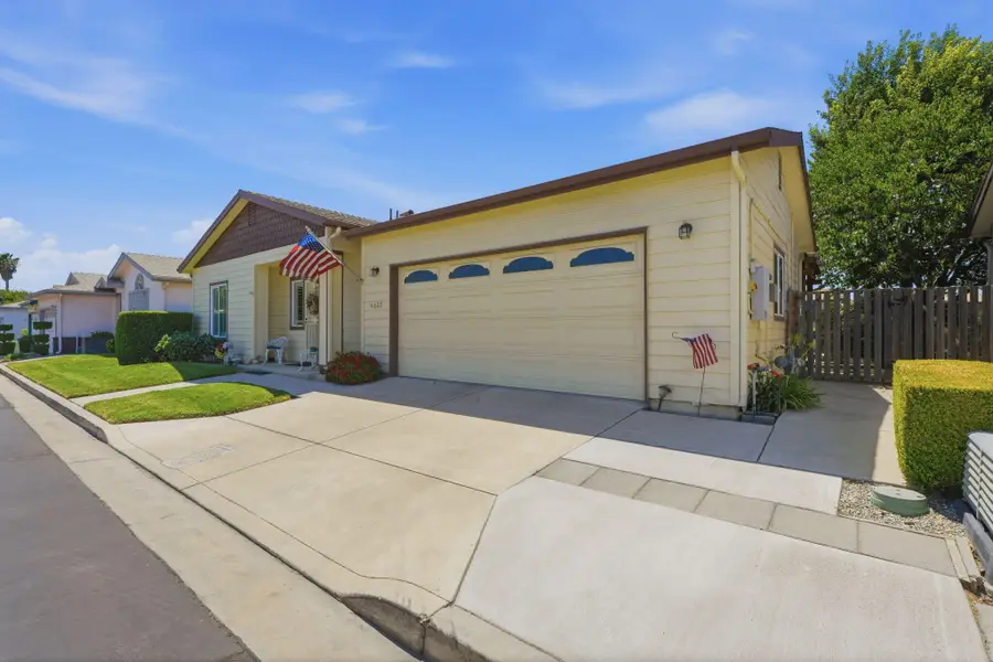 4627 S Linda Vista, Visalia, CA 93277 - #3