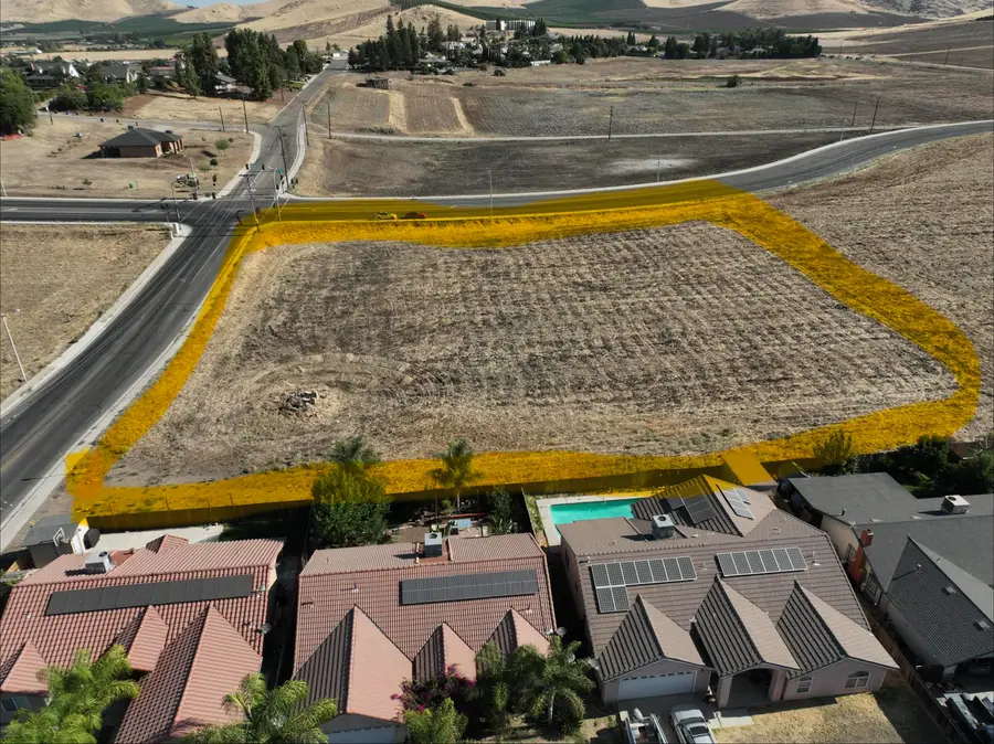 E E Morton Avenue Nw, Porterville, CA 93257 - #3