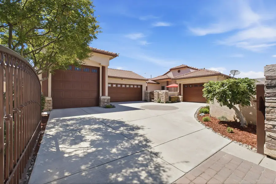 1220 E Copper Court, Visalia, CA 93292 - #2