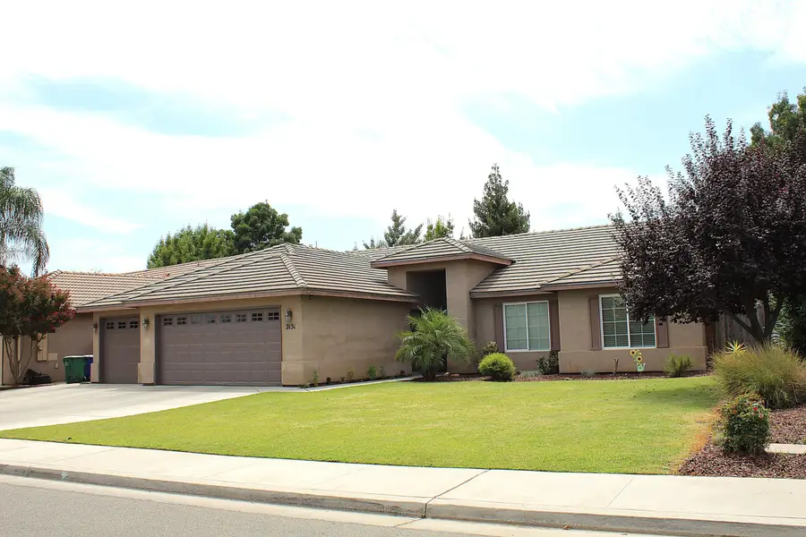 2151 W Orange Avenue, Porterville, CA 93257 - #2