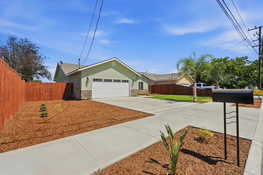 820 S Wright Way, Tulare, CA 93274 - #3