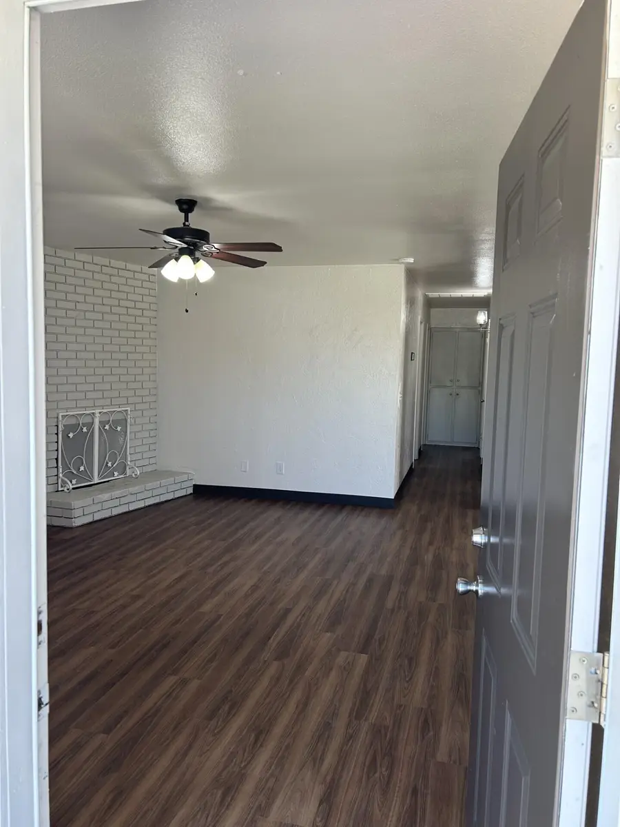 4225 W Monte Vista Avenue, Visalia, CA 93277 - #2