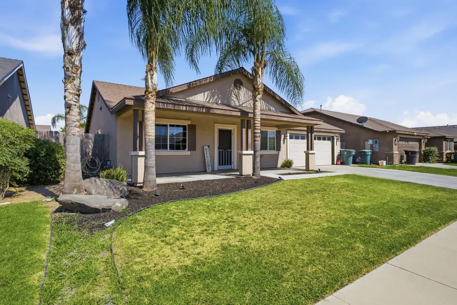496 N Maricopa Street, Tulare, CA 93274 - #2