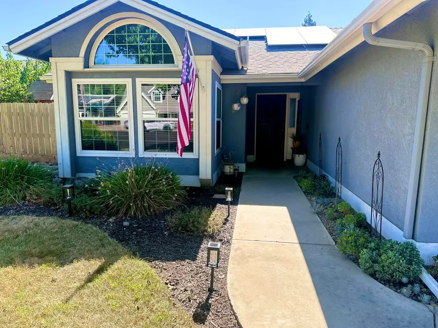 900 N Oakwood Court, Visalia, CA 93291 - #3