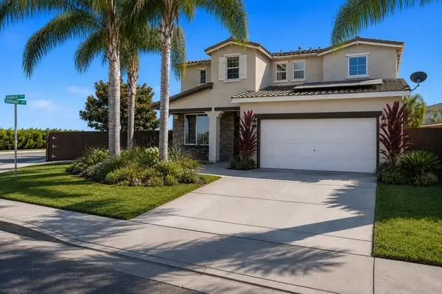 2090 Dunbar Way, Dinuba, CA 93618 - #2
