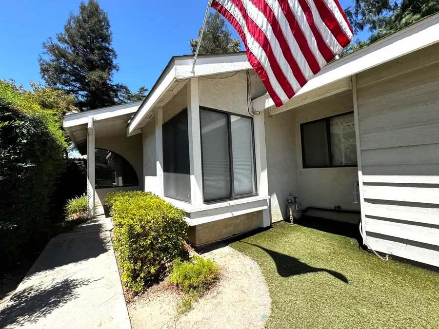 1536 E Castleview Avenue, Visalia, CA 93292 - #3