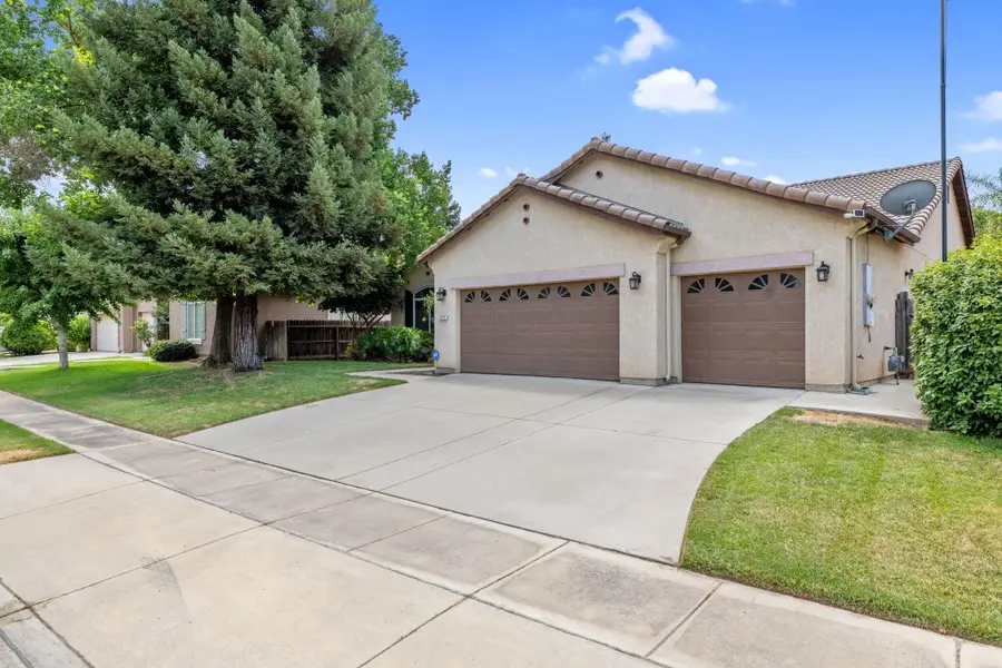 2715 E La Vida Avenue, Visalia, CA 93292 - #3
