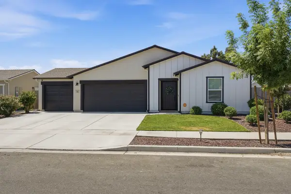 913 E Elkhorn Avenue, Visalia, CA 93292