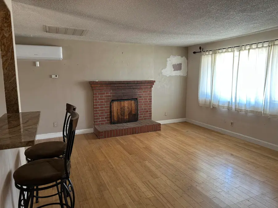 1076 E Mountain View Avenue, Porterville, CA 93257 - #2