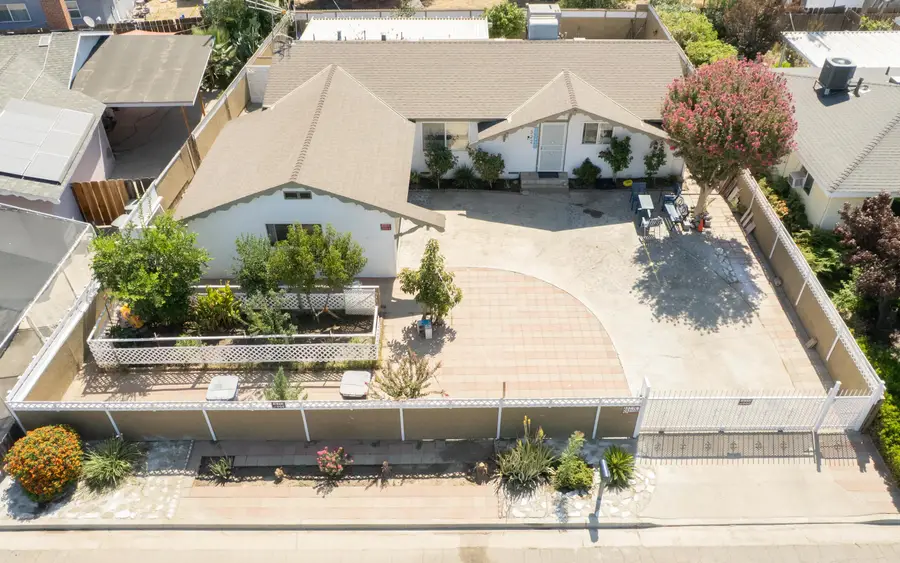 322 N Dayton Street, Tulare, CA 93274 - #2