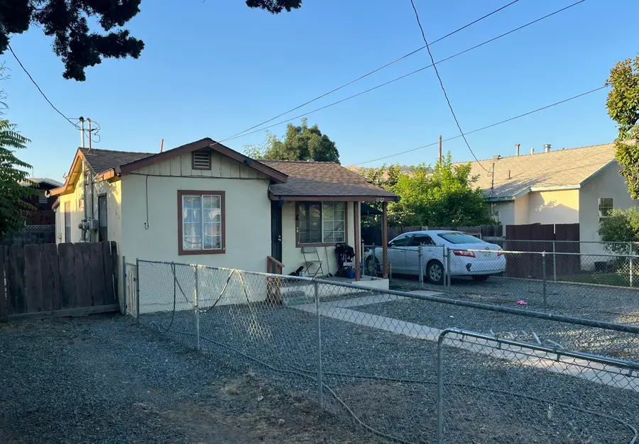 1522 E Springville Avenue, Porterville, CA 93257 - #2