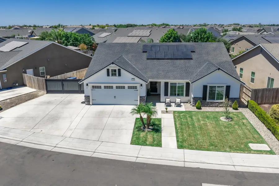 1746 Softwind Drive, Tulare, CA 93274 - #2