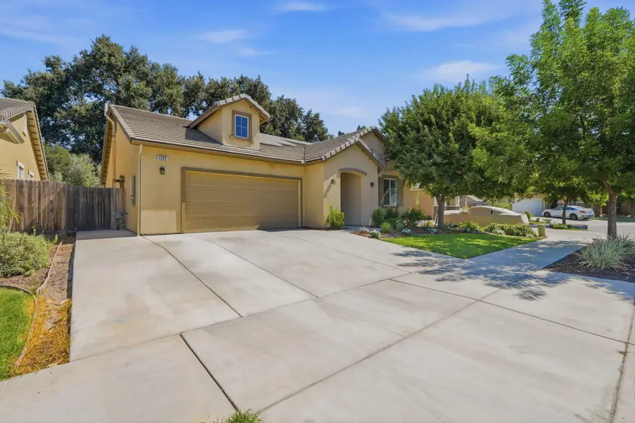 4306 W Lark Avenue, Visalia, CA 93291 - #2