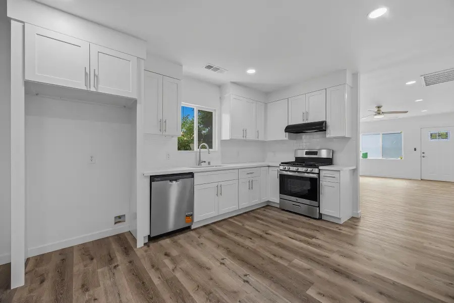 309 S Quince Avenue, Exeter, CA 93221 - #2