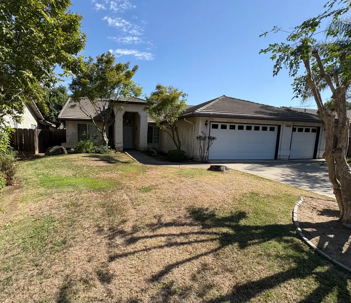 2829 W Harold Avenue, Visalia, CA 93291 - #1