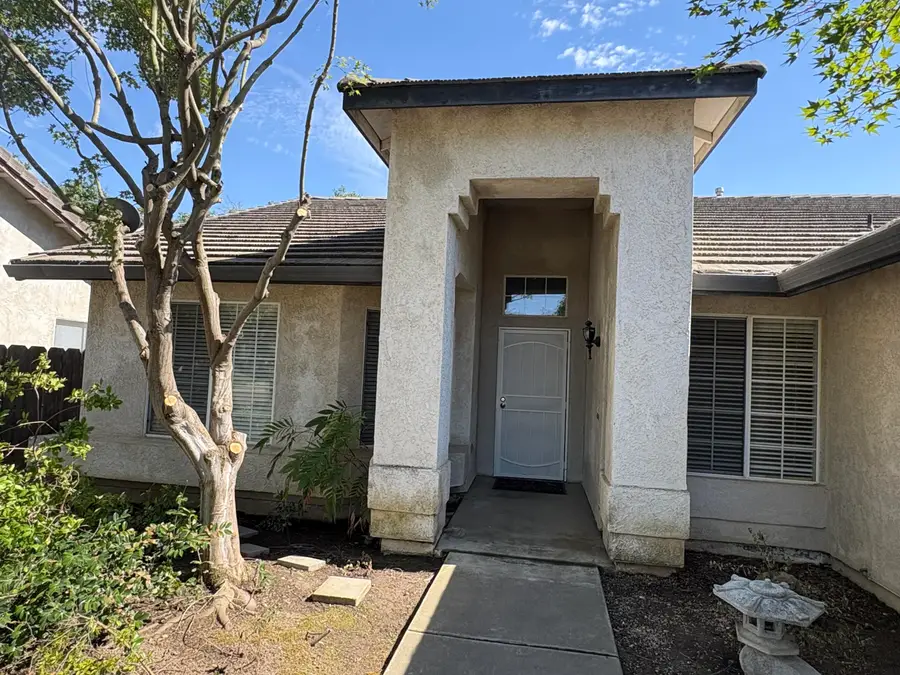 2829 W Harold Avenue, Visalia, CA 93291 - #2