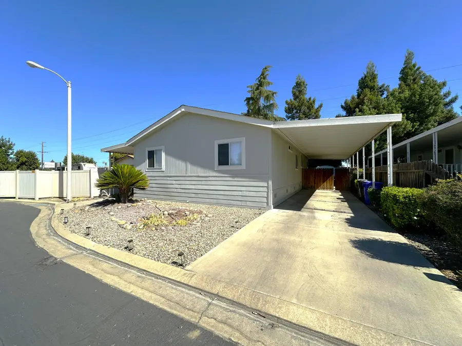 100 S Westwood Street #8, Porterville, CA 93257 - #3
