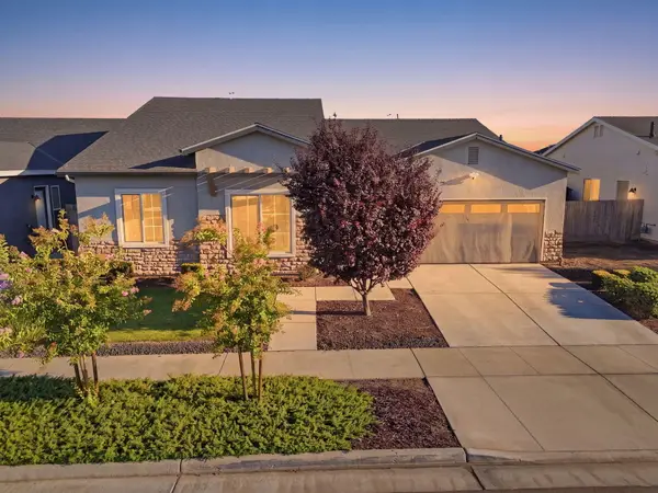 2407 W Andrew Lane, Hanford, CA 93230