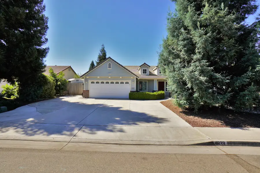 4833 W Ashland Avenue, Visalia, CA 93277 - #2
