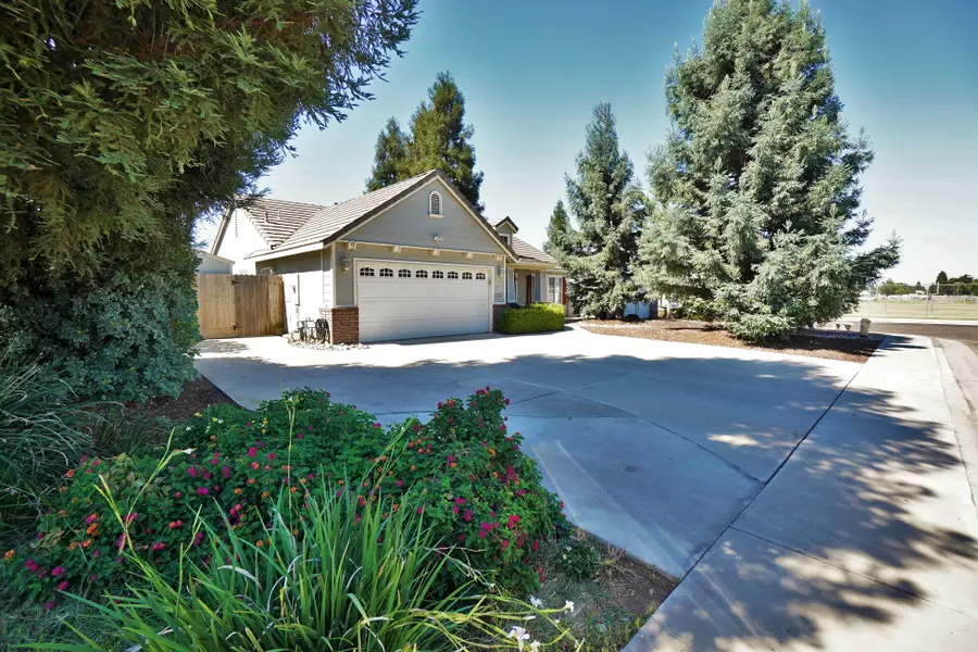 4833 W Ashland Avenue, Visalia, CA 93277 - #3