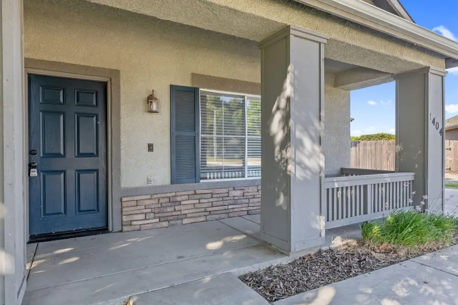 1404 Bradley Court, Exeter, CA 93221 - #2