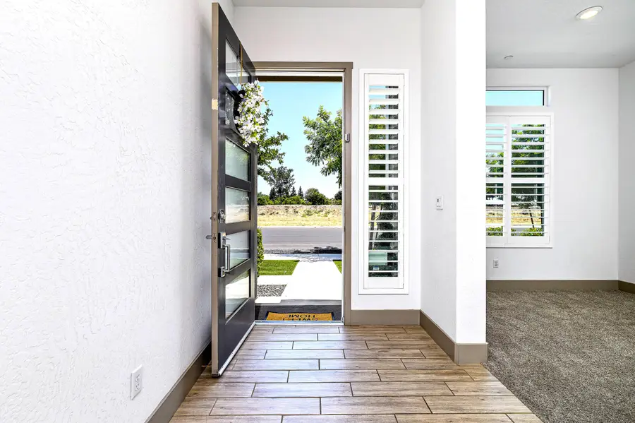 3707 N Santa Fe Street, Visalia, CA 93291 - #2