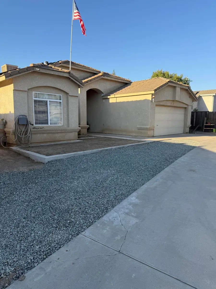 3942 E Four Creeks Court, Visalia, CA 93292 - #3