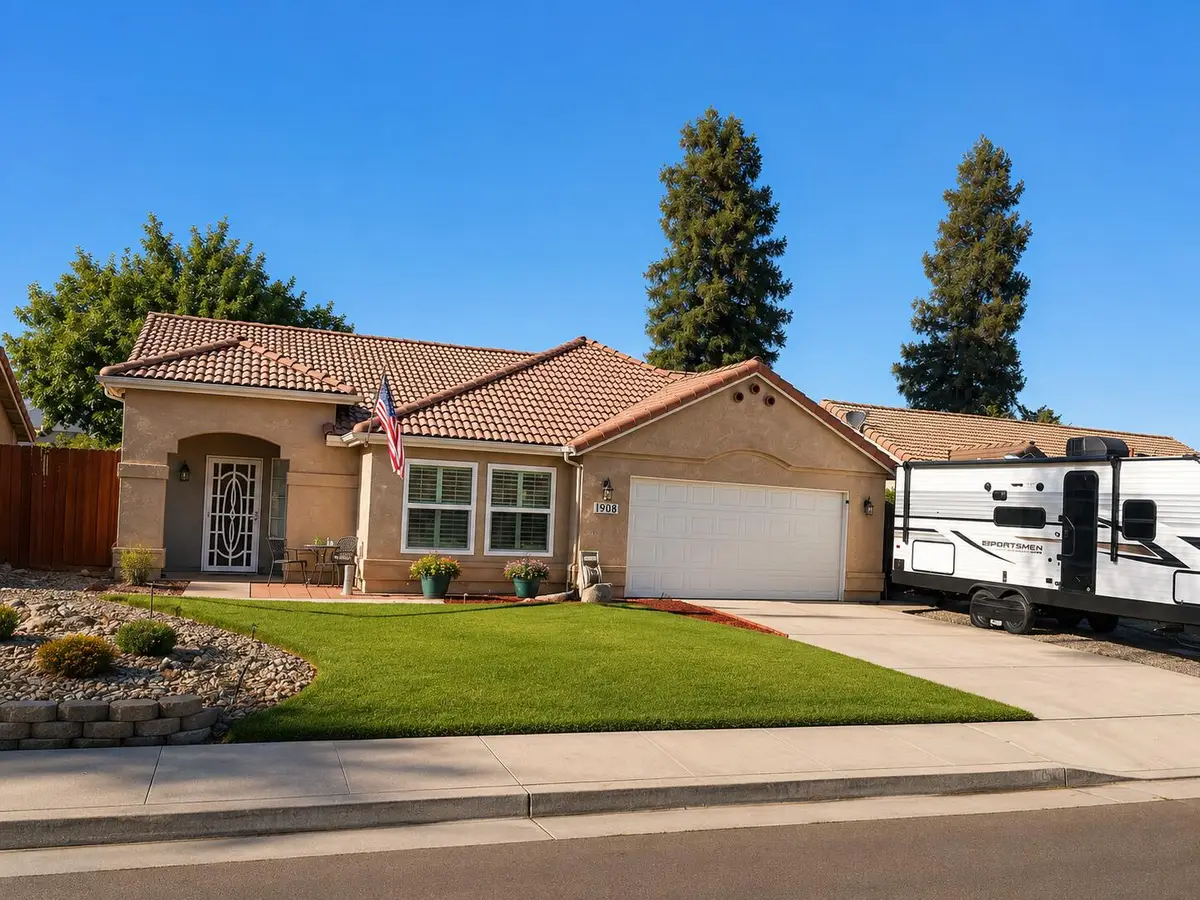 1908 E College Avenue, Visalia, CA 93292 - #1