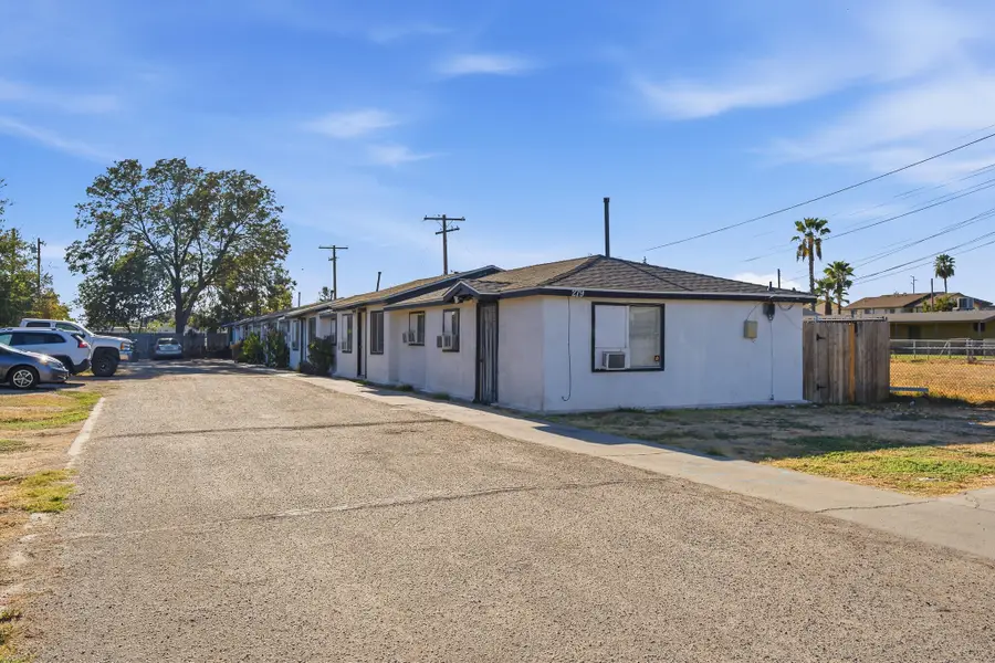 279 S Dode Avenue, Farmersville, CA 93223 - #3