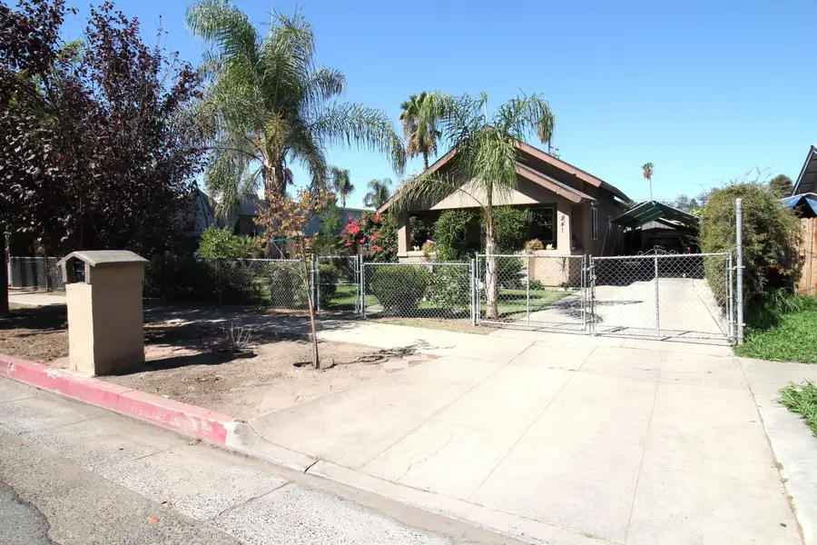 241 S F Street, Tulare, CA 93274 - #2