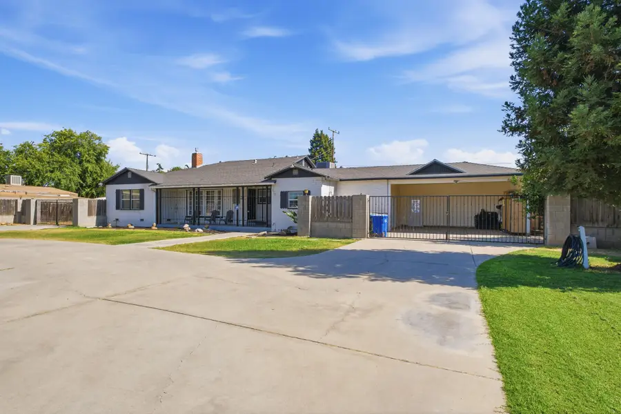 479 W Grand Avenue, Porterville, CA 93257 - #2