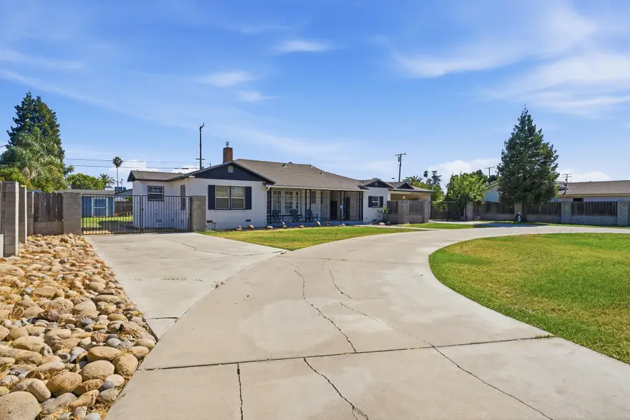 479 W Grand Avenue, Porterville, CA 93257 - #3