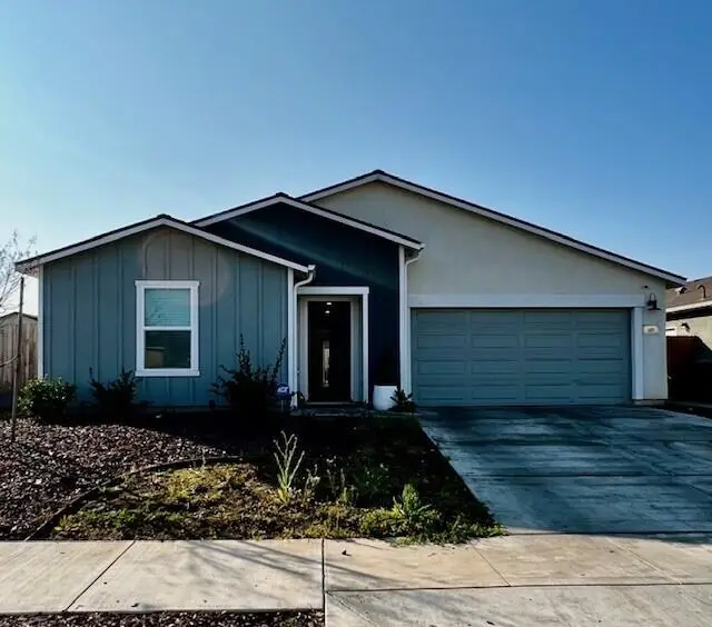 619 W Bravo Avenue, Woodlake, CA 93286 - #1