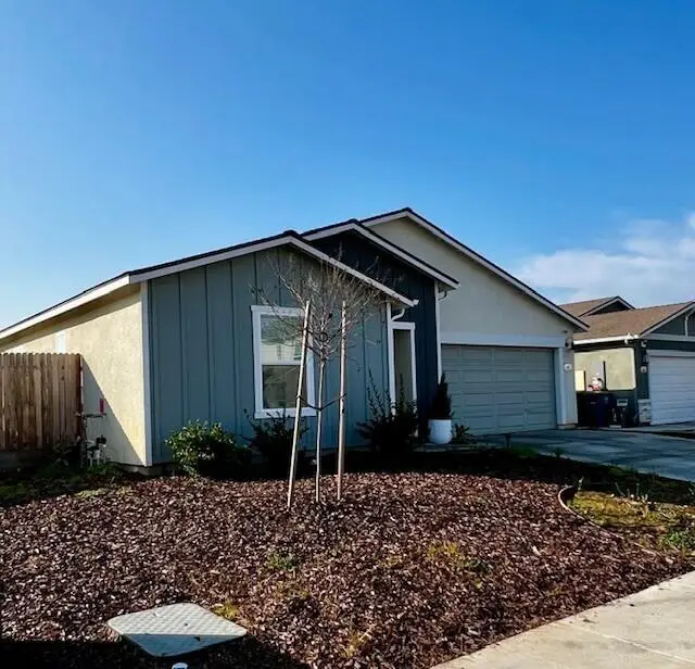 619 W Bravo Avenue, Woodlake, CA 93286 - #2