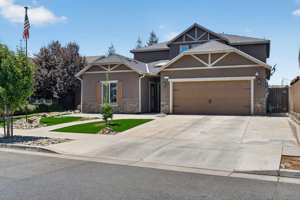 2307 N Divisadero Street, Visalia, CA 93291 - #1