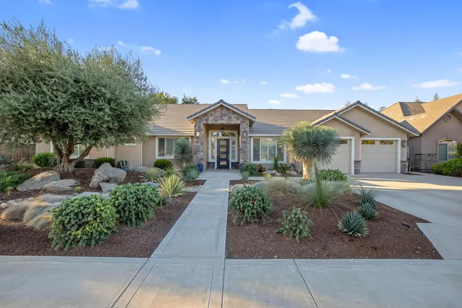 4738 W Crystal Court, Visalia, CA 93291 - #2