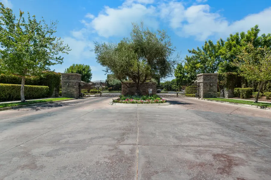 3248 N Memory Street, Visalia, CA 93291 - #3