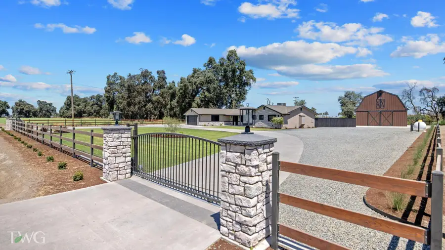 11610 Avenue 200, Tulare, CA 93274 - #3