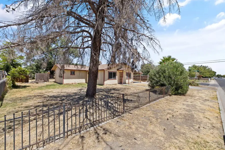 2300 Garvey Avenue, Corcoran, CA 93212 - #2