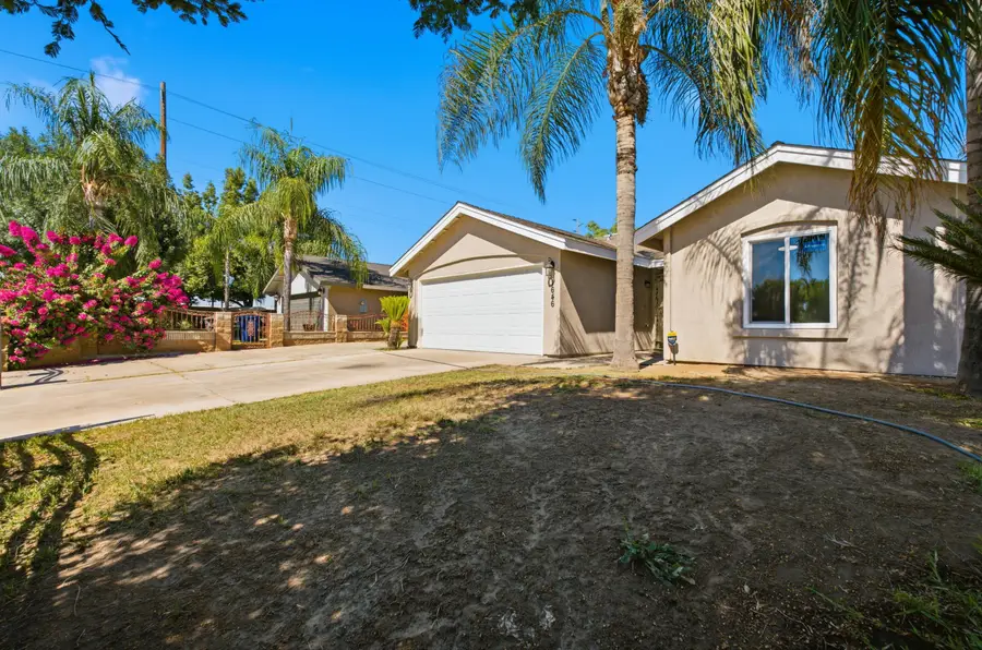 1646 Hartley Avenue, Farmersville, CA 93223 - #3