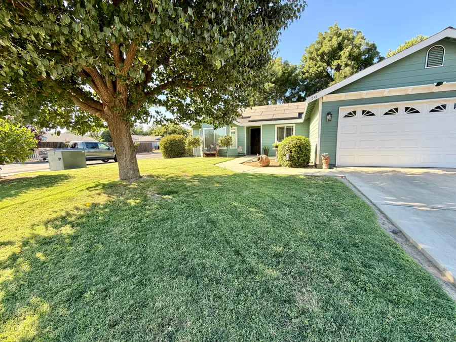 541 Davis Street, Exeter, CA 93221 - #3