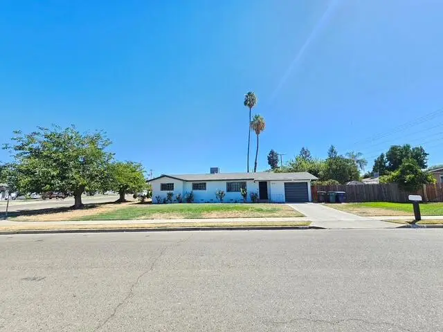 1464 Etna, Tulare, CA 93274 - #2
