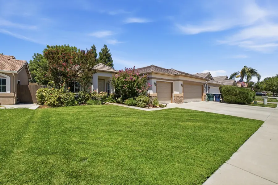 1963 Monsecco Street, Tulare, CA 93274 - #2