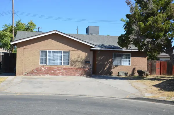 1076 Lincolnwood Circle, Hanford, CA 93230